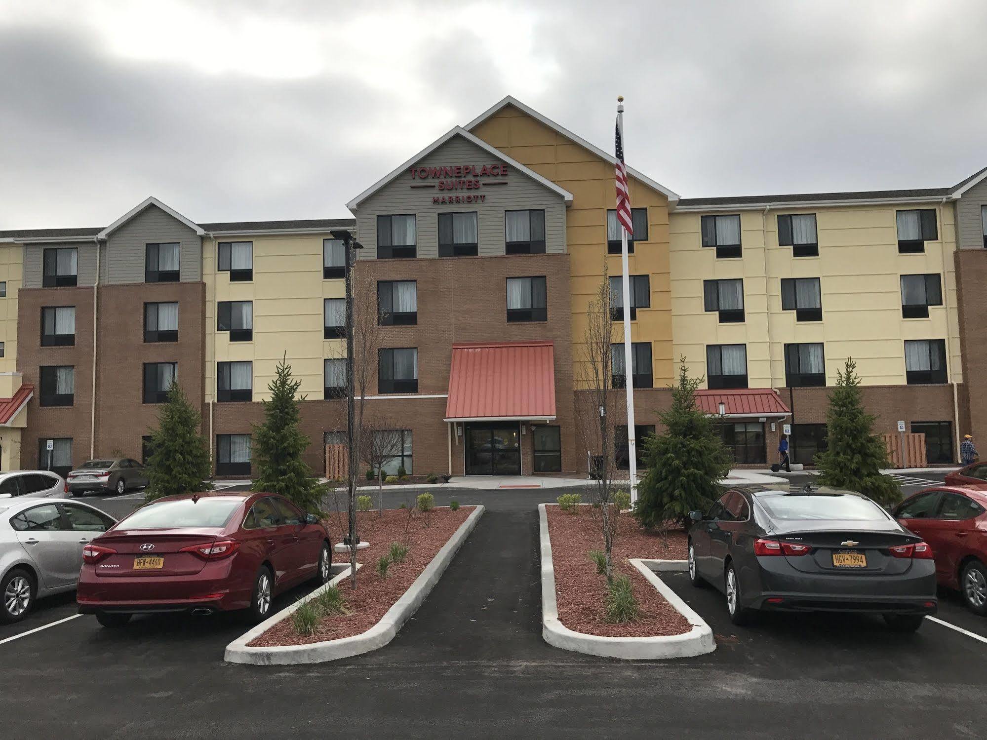 Towneplace Suites By Marriott New Hartford Exterior photo